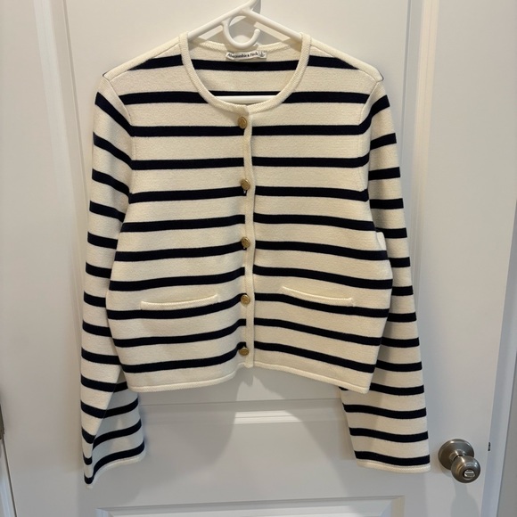 Abercrombie & Fitch Sweaters - Abercrombie & Fitch LuxeLoft Crew Sweater Lady Jacket